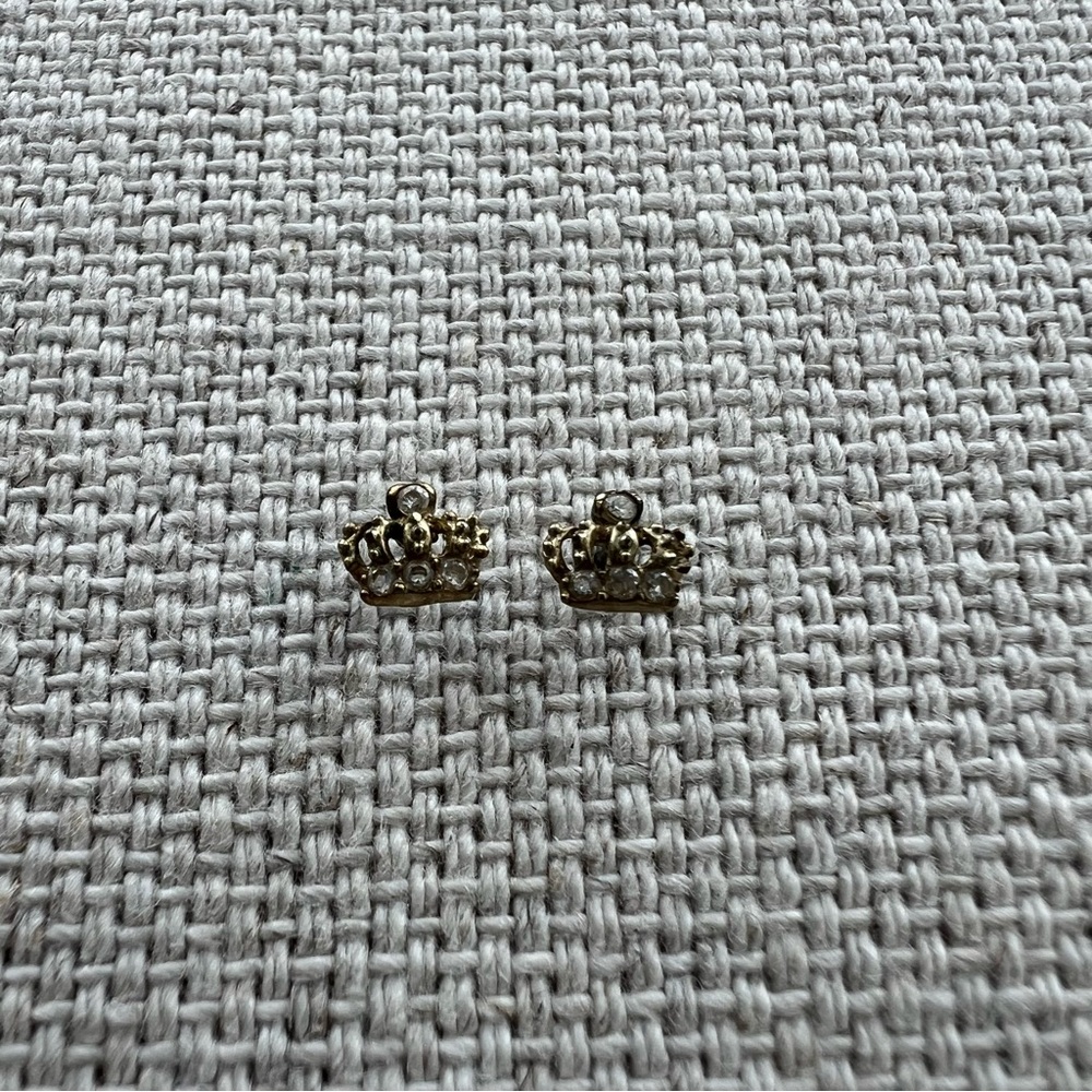 Tiny Gold Crown Zirconia Stud Earrings